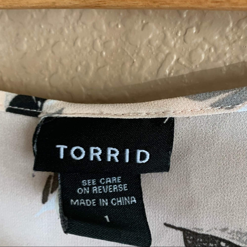 Torrid Ruffle Feather Hi-Low Tank Blouse Size 1 - Picture 8 of 8